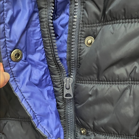 American Eagle Outfitters Navy and Blue Quilted Vest with Faux Fur Hood - Picture 4 of 8